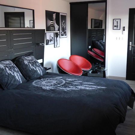 Bed and Breakfast La Colline Aux Yeux Doubs Бом-ле-Дам Экстерьер фото