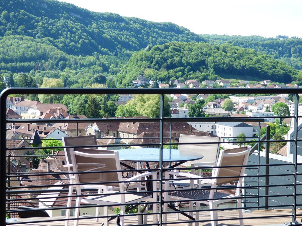 Bed and Breakfast La Colline Aux Yeux Doubs Бом-ле-Дам Экстерьер фото