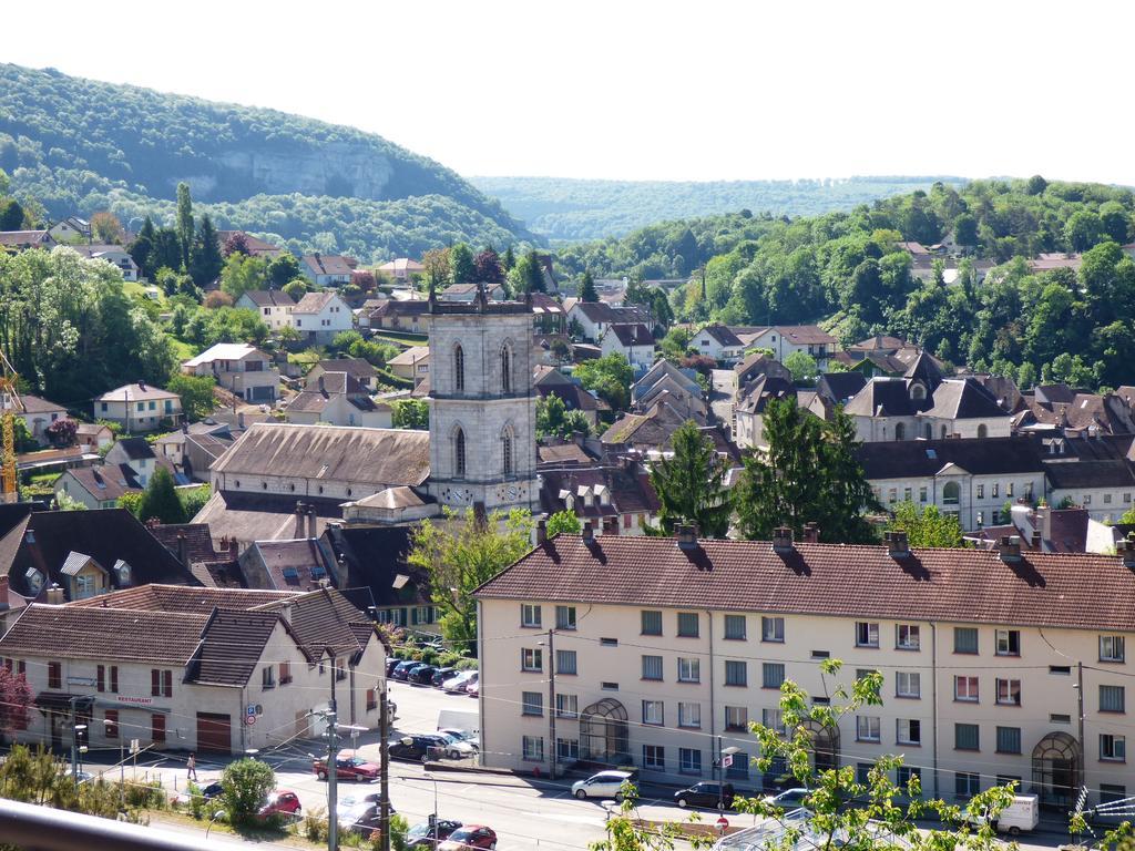 Bed and Breakfast La Colline Aux Yeux Doubs Бом-ле-Дам Экстерьер фото