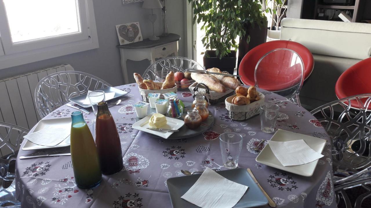 Bed and Breakfast La Colline Aux Yeux Doubs Бом-ле-Дам Экстерьер фото